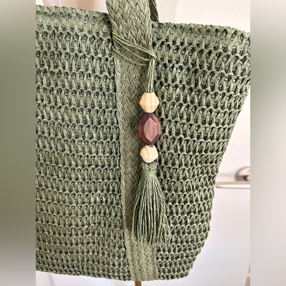 NWOT Green Straw Tote Bag - Picture 3 of 7